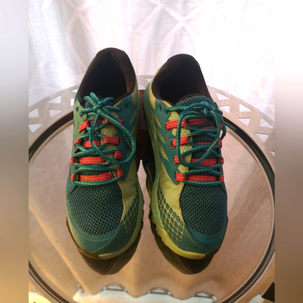 🌟HOST PICK NWT🌟LIKE NEW MERRELL ALL OUT CHARGE SIZE 6.5